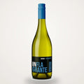 Inflagrante Frizzante alkoholfrei, 750 ml, freigestellt auf hellem Studio-Hintergrund